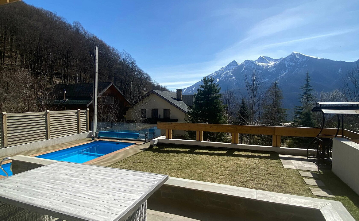 Шале 200 м. Жилье посуточно "СЧАСТЬЕ В ГОРАХ". Красная Поляна