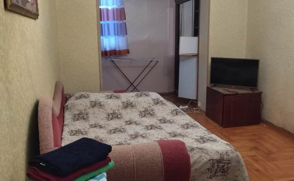 1-комнатная квартира. Квартира в многоквартирном доме Агрба 2 кв 67. Пицунда