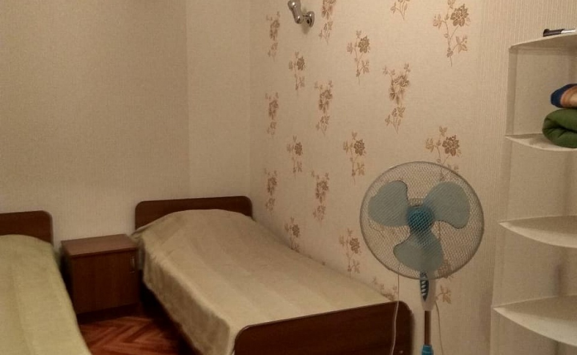 2хместный эконом. Гостевой дом Ассоль. Гагра
