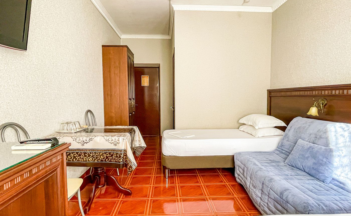 Стандарт 4-х местный (без балкона). Anzhelina Family Hotel. Витязево