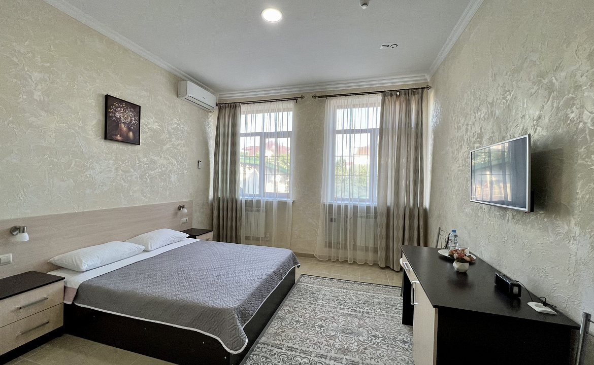 Улучшенный двухместный. Отель MONAKO. Кабардинка