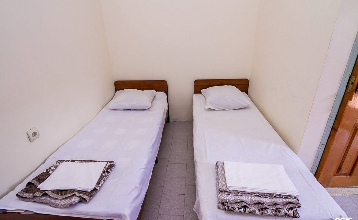 Двухместный «Эконом» улучшенный. Отель "Гермес" . Вардане  Двухместный «Эконом» улучшенный. Отель "Гермес" . Вардане