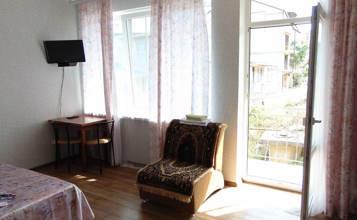 Трехместный номер-студия 