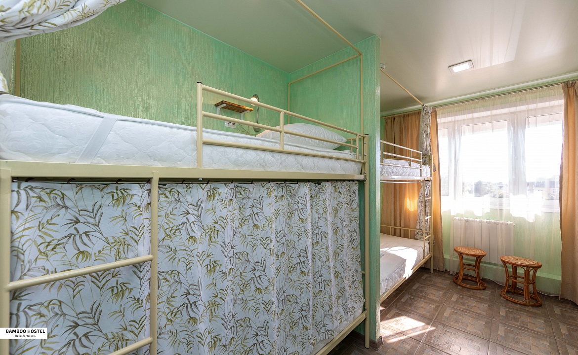 Кровать в общем номере для женщин с 4 кроватями. Хостел Bamboo Hotel. Адлер