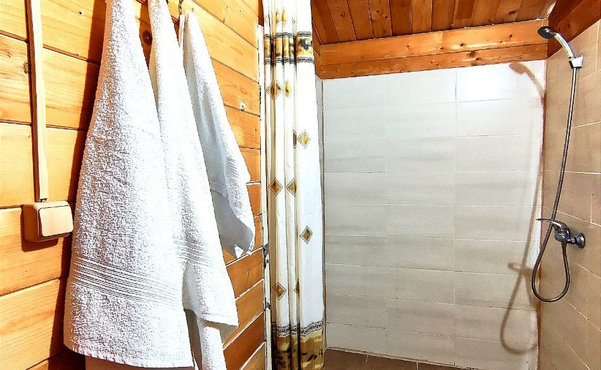 Отдельный домик в общем дворе. Гостевой дом "Цитрус". Цандрипш