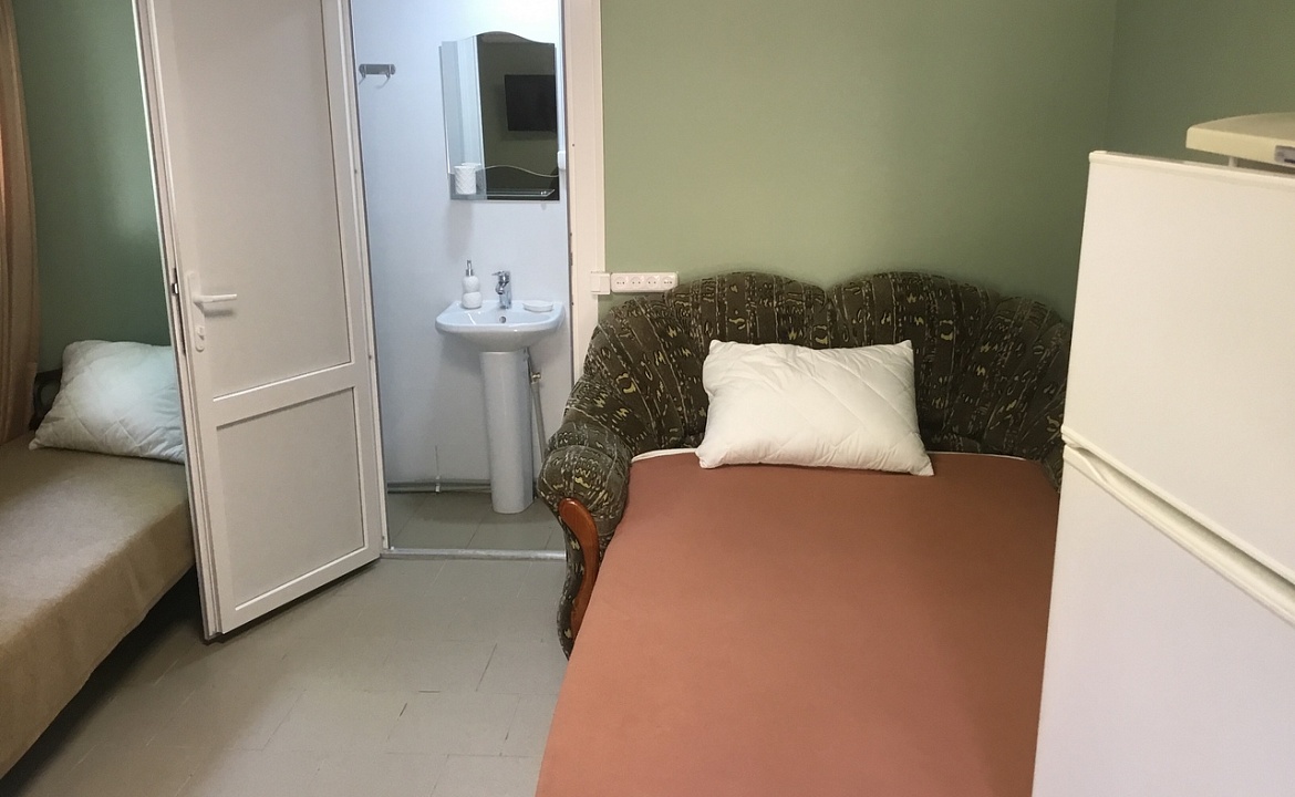 Номер для 4-5 человек. Гостевой дом «Лазурное». Лазурное