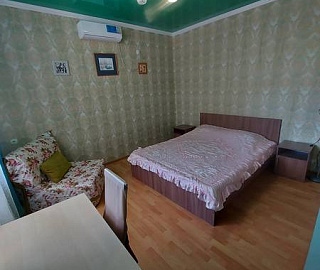 Стандартный двухместный номер с одной кроватью. Гостевой дом "Нур". Стандартный двухместный номер с одной кроватью. Гостевой дом "Нур".