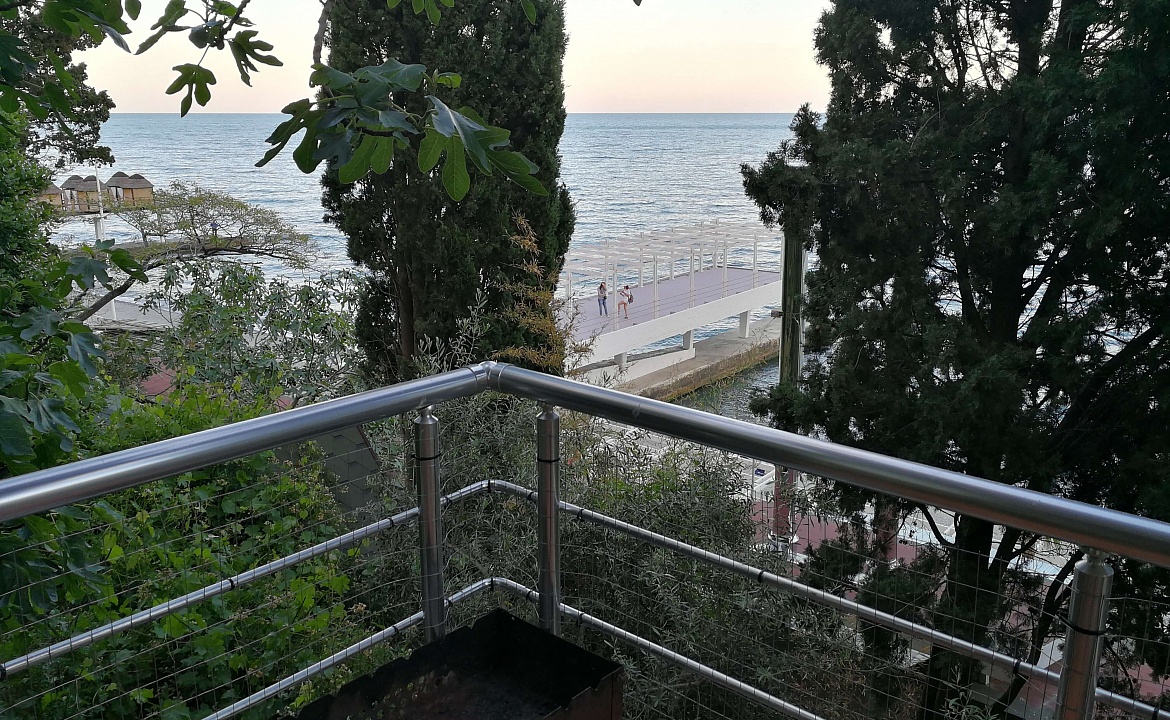 Нижний. Гостевой дом ОАЗИС. Ялта