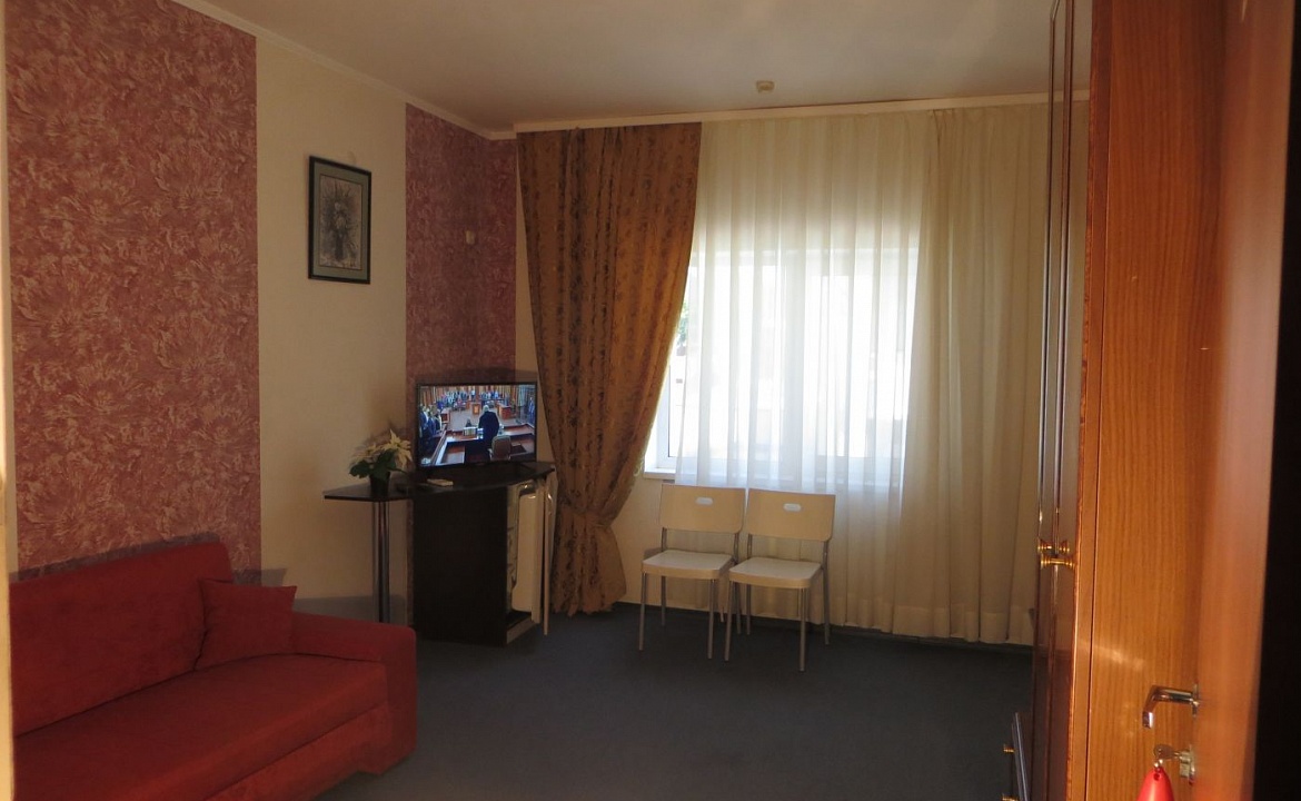 Люкс. Гостиница "Парадиз". Ольгинка