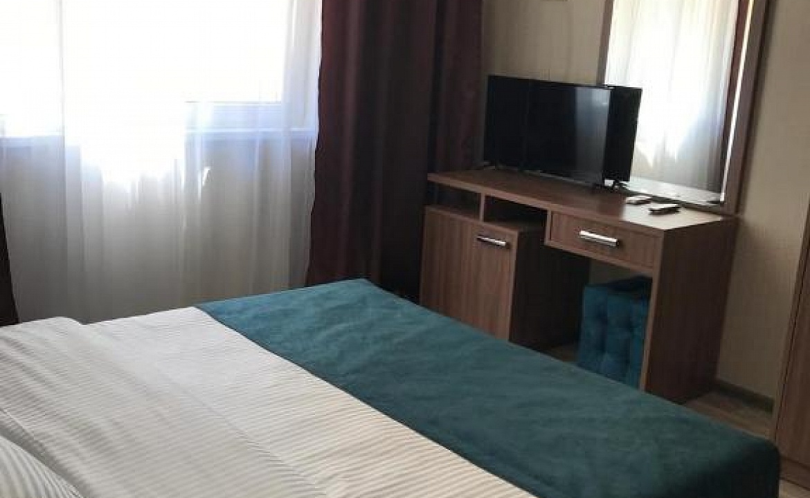 СТАНДАРТНЫЙ 2-МЕСТНЫЙ НОМЕР С ДВУСПАЛЬНОЙ КРОВАТЬЮ. Гостевой дом "Family". Лазаревское СТАНДАРТНЫЙ 2-МЕСТНЫЙ НОМЕР С ДВУСПАЛЬНОЙ КРОВАТЬЮ. Гостевой дом "Family". Лазаревское