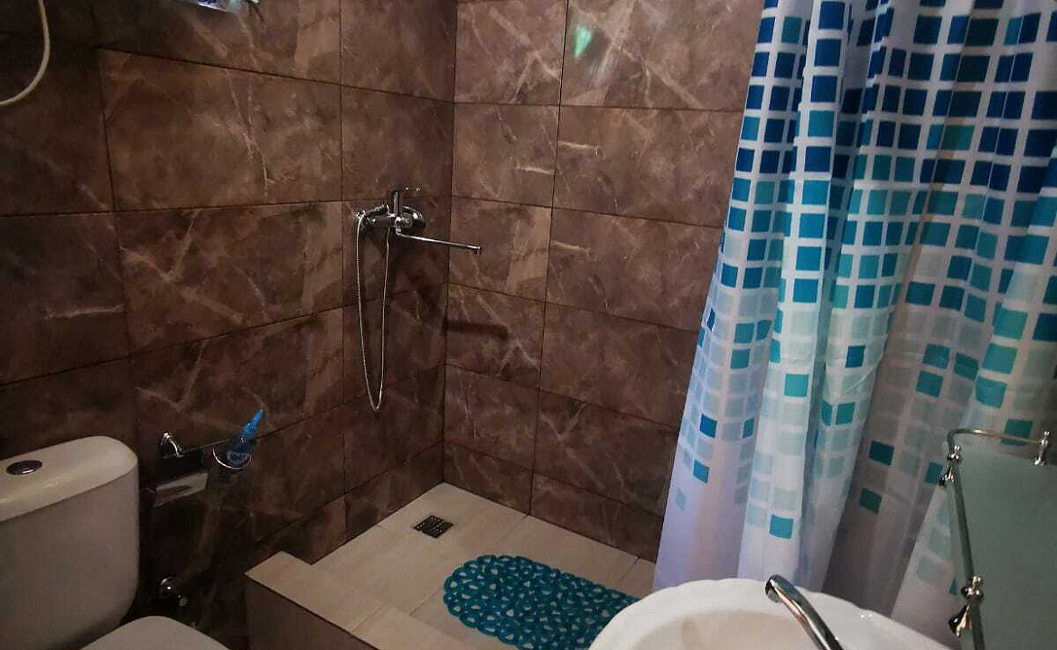 НОМЕР ЛЮКС В КОТТЕДЖЕ. Гостевой дом САДКО. Пицунда