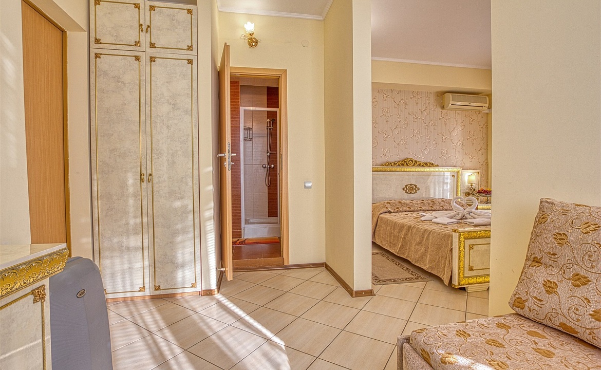 Полулюкс (вид на море). Отель «Интер». Утёс Полулюкс (вид на море). Отель «Интер». Утёс