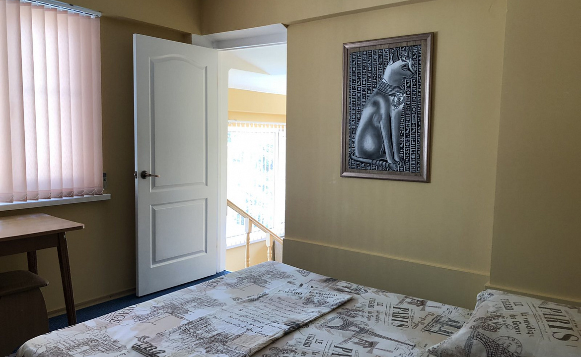 Четырехместный с мини-кухней и балконом. Гостевой дом АнНи. Гаспра