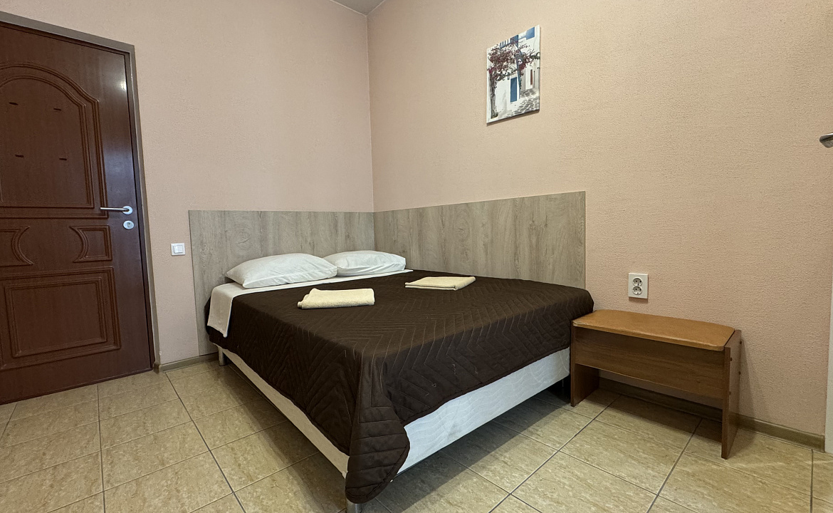 2-х местный номер с балконом. Гостевой дом «Акварель». Ольгинка