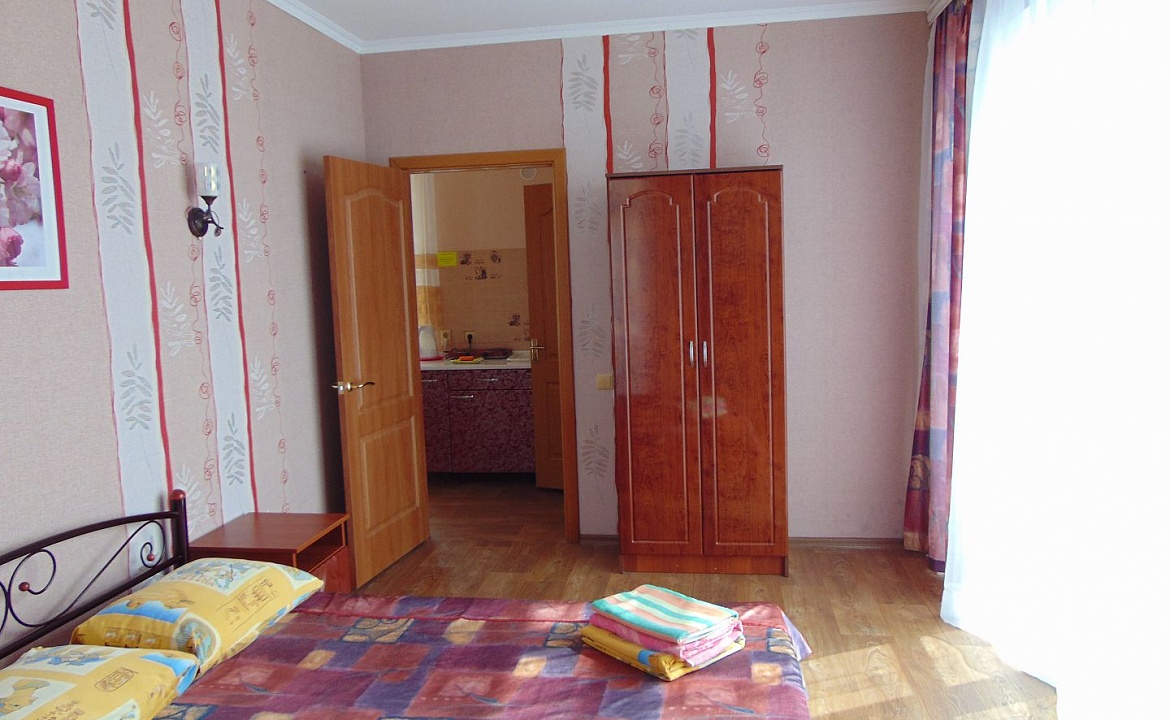 Четырехместная двухкомнатная студия 