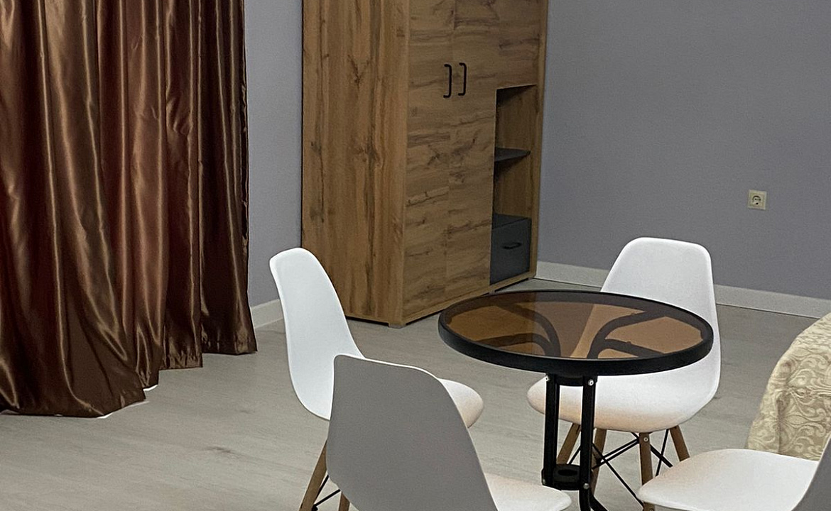 Апартаменты-студия на втором этаже. Частный сектор Buffalo . Сухум