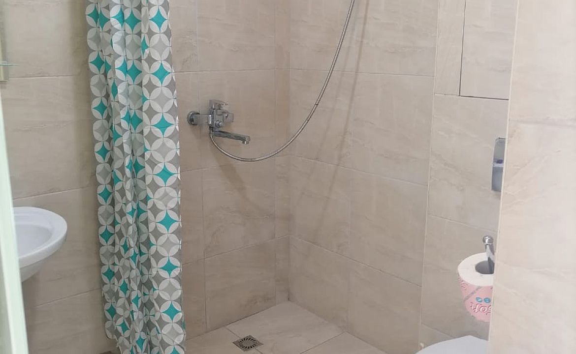 Трехместные апартаменты. Гостевой дом Четыре сезона. Лоо