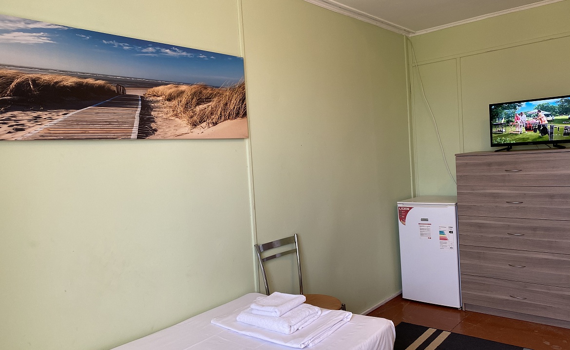 ДВУХМЕСТНЫЙ . Гостевой дом АКВАТОРИЯ . Кучугуры