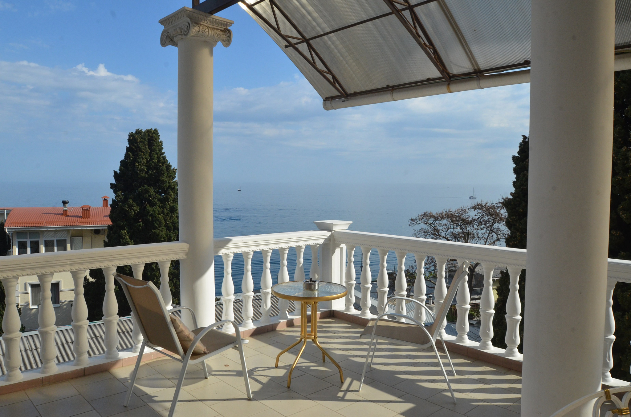 . Гостевой дом частный "Мид". Ялта