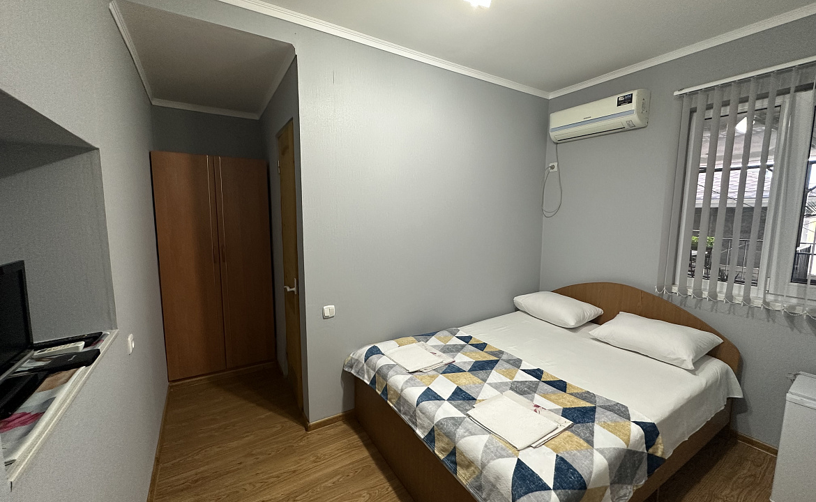 Семейный номер . Гостевой дом У Сергея и Веры . Гагра Семейный номер . Гостевой дом У Сергея и Веры . Гагра