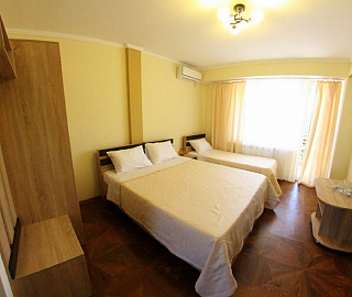 Трехместный стандарт полулюкс. Гостевой дом Sineva Del Sol. 