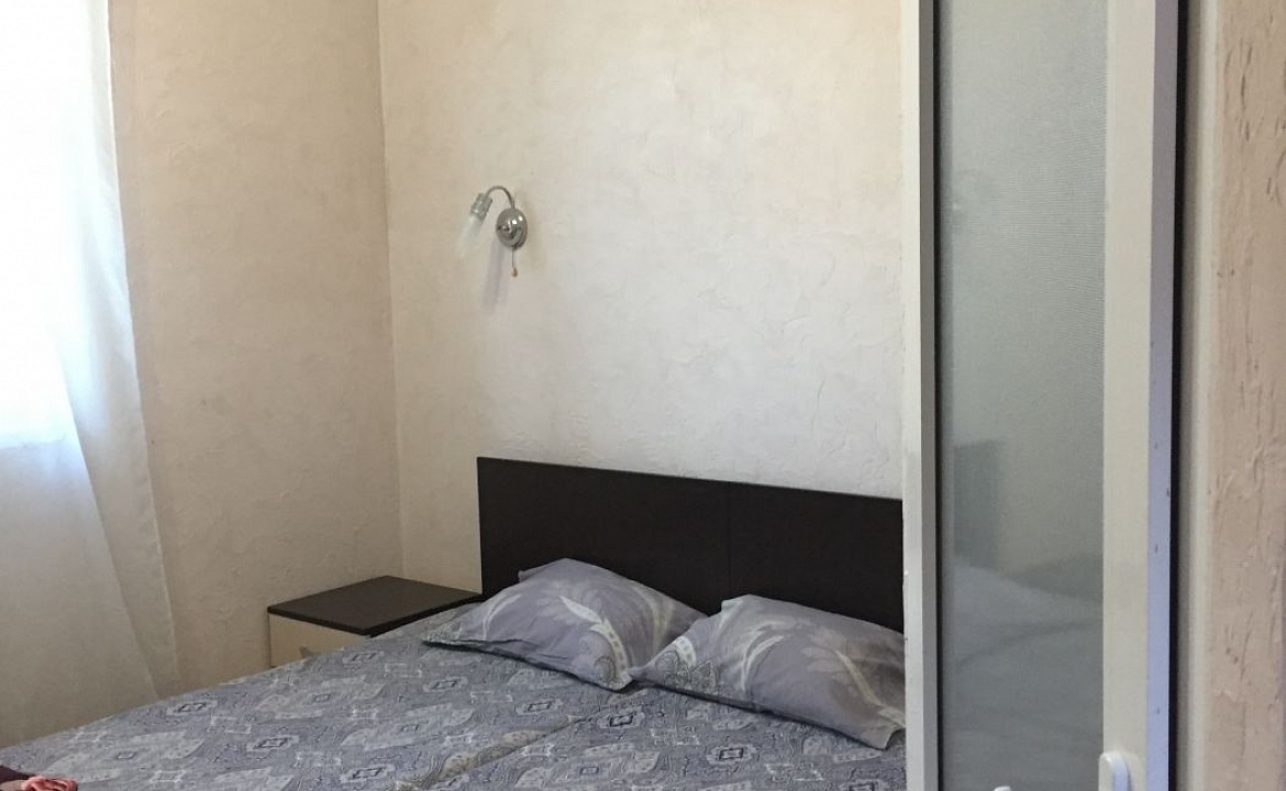 Двухместный «Люкс» с балконом. Гостевой дом на Комарова 17. Витязево