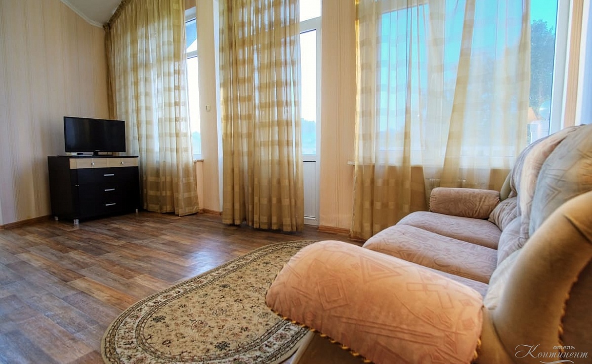 АПАРТАМЕНТЫ. Гостиница "Континент". Анапа