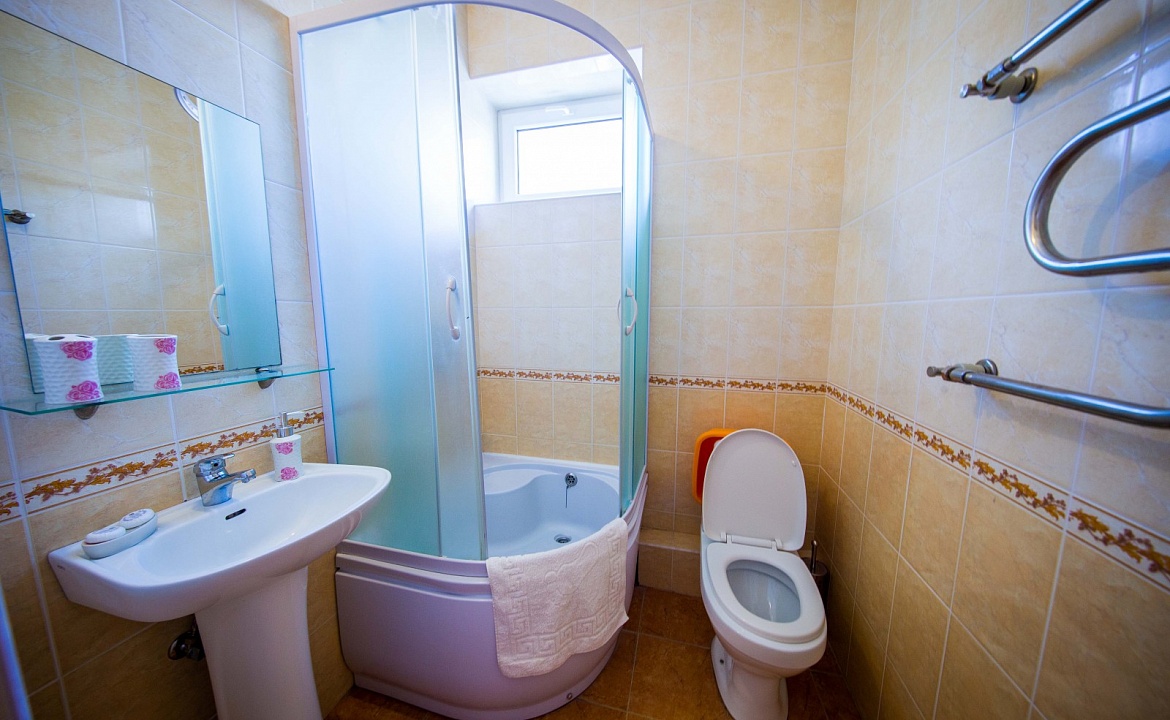 Улучшенный семейный номер  (4-х). Гостевой дом «Алтын». Береговое