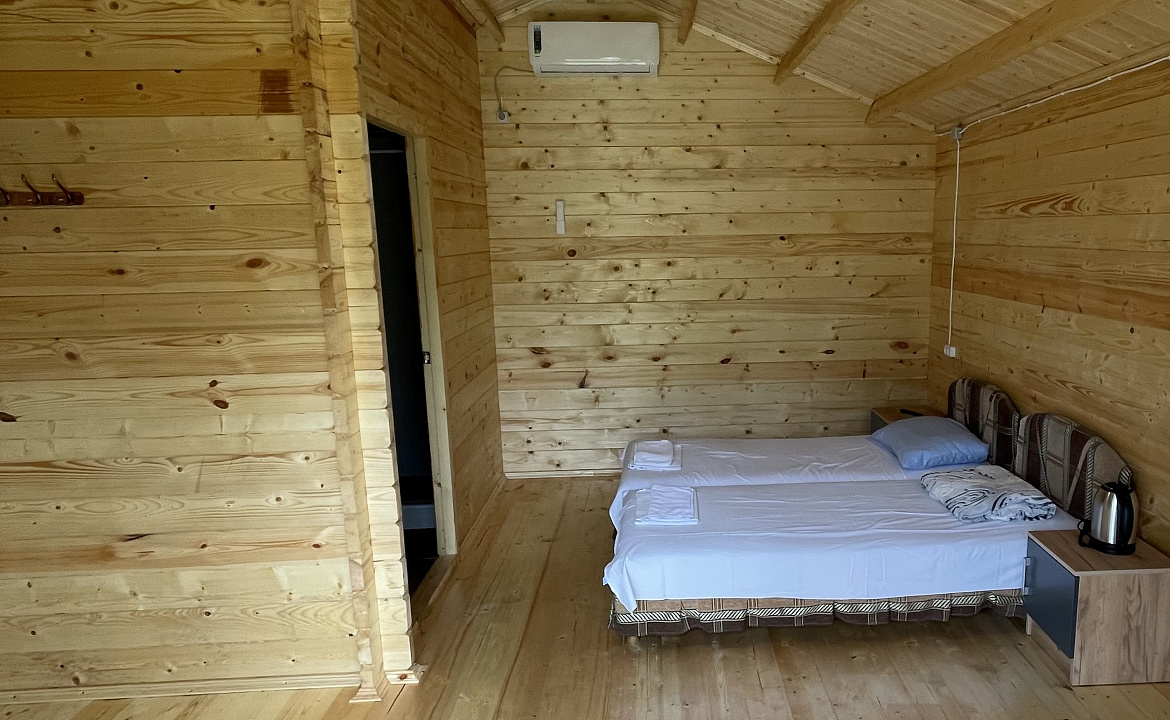 3 коттеджа . Коттедж Морской Бриз. Сухум