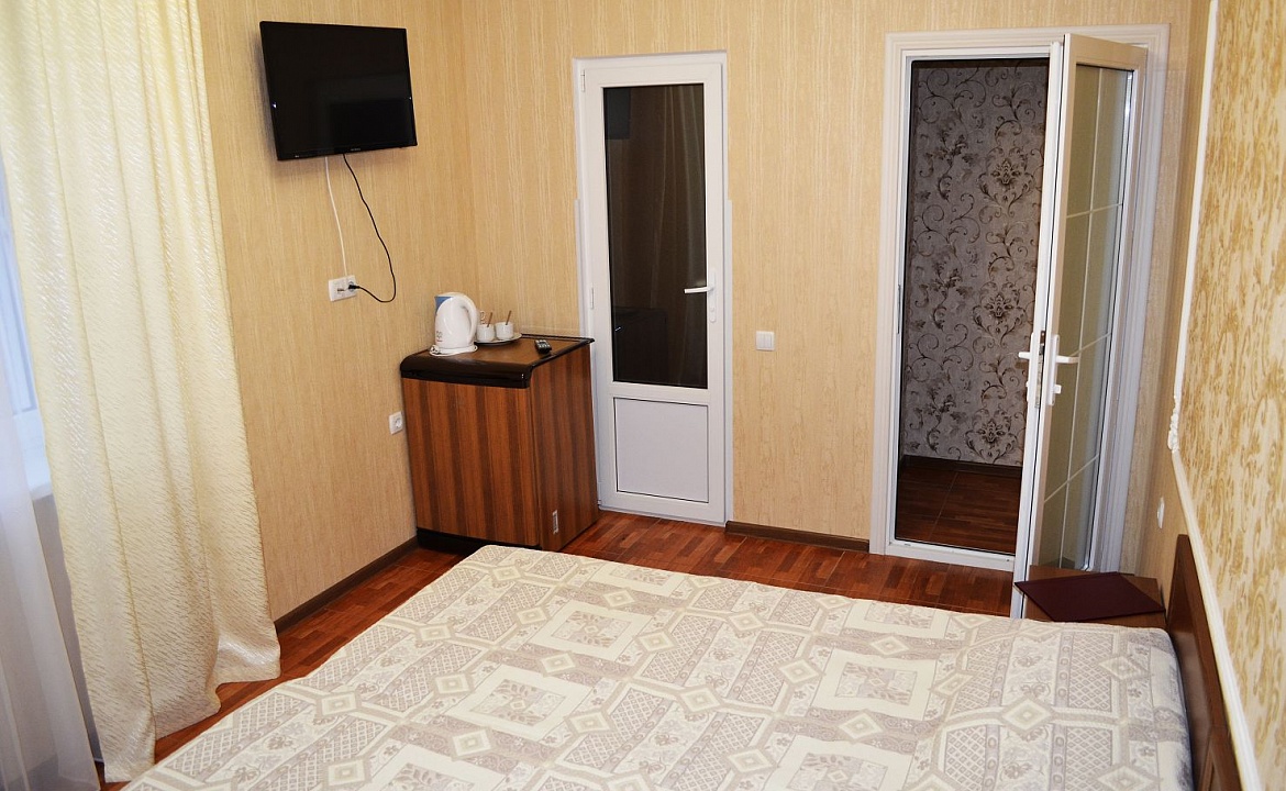 Двухкомнатный (2 и 3эт). Отель Гостевой дом «У Тещи-2». Феодосия