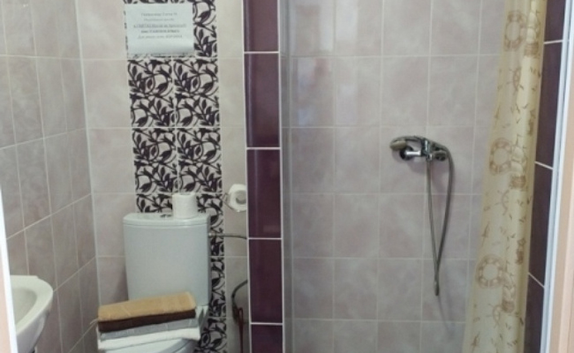 Двухкомнатный номер 4х-6ти местные. Гостевой дом Гостевой дом «Алмарис». Керчь