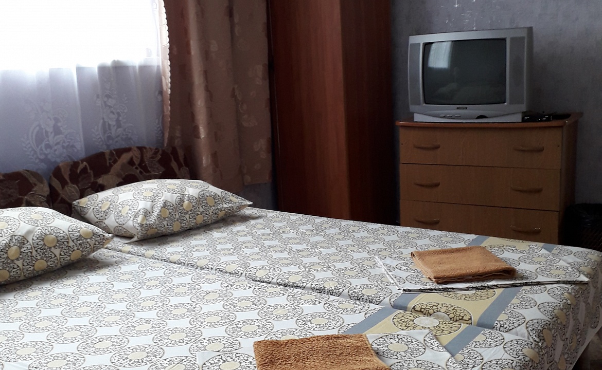 3х местный бюджетный, до 5ти лет бесплатно. Гостевой дом МОРЕ с бассейном и баней. Джубга