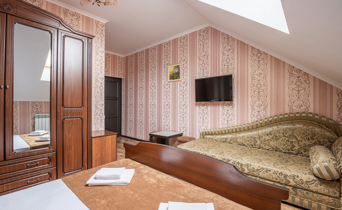 Трёхместный стандарт. Мини отель «Эдельвейс». Адлер