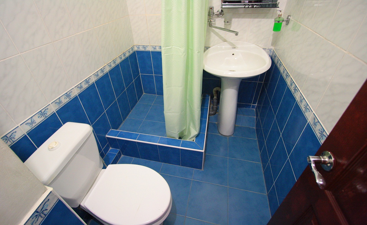 Люкс однокомнатный 2-х местный с балконом. Гостевой дом «ZIRIDIS». Витязево Люкс однокомнатный 2-х местный с балконом. Гостевой дом «ZIRIDIS». Витязево