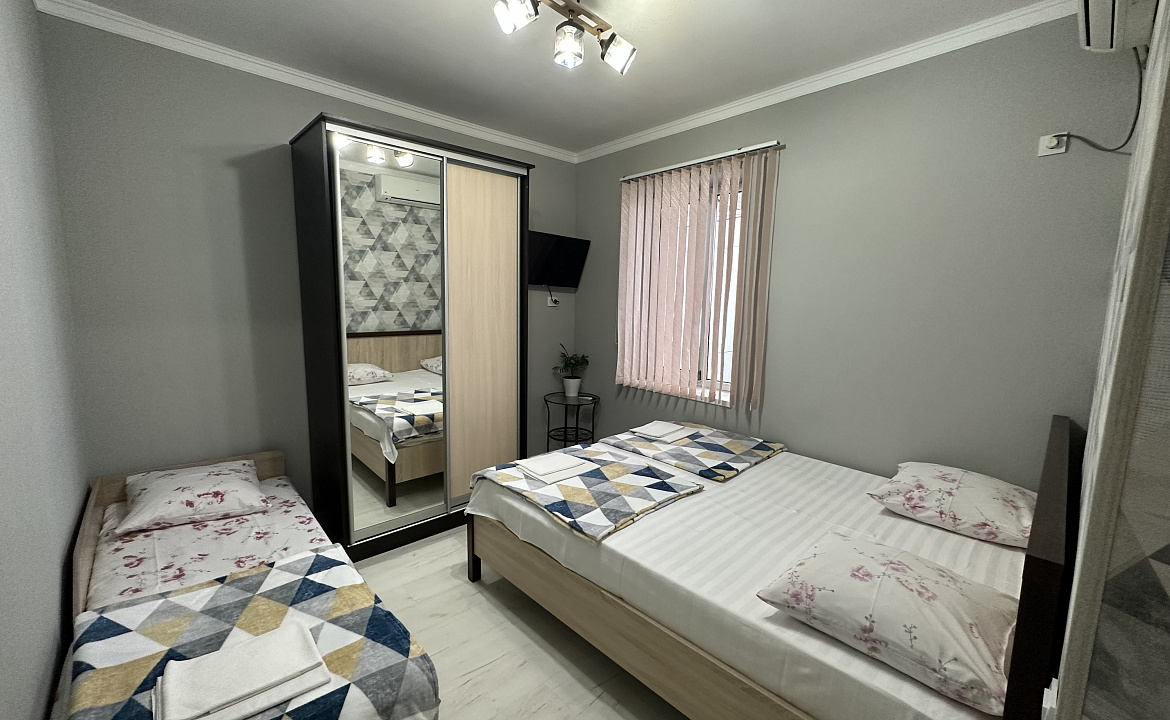 Семейный номер . Гостевой дом У Сергея и Веры . Гагра Семейный номер . Гостевой дом У Сергея и Веры . Гагра