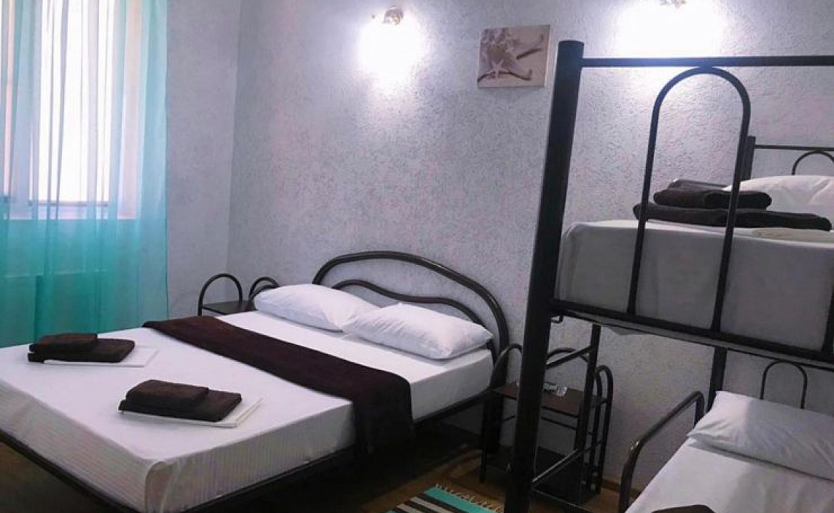 Трех-четырёхместный. Гостевой дом Лайт Бриз Кучугуры. Кучугуры