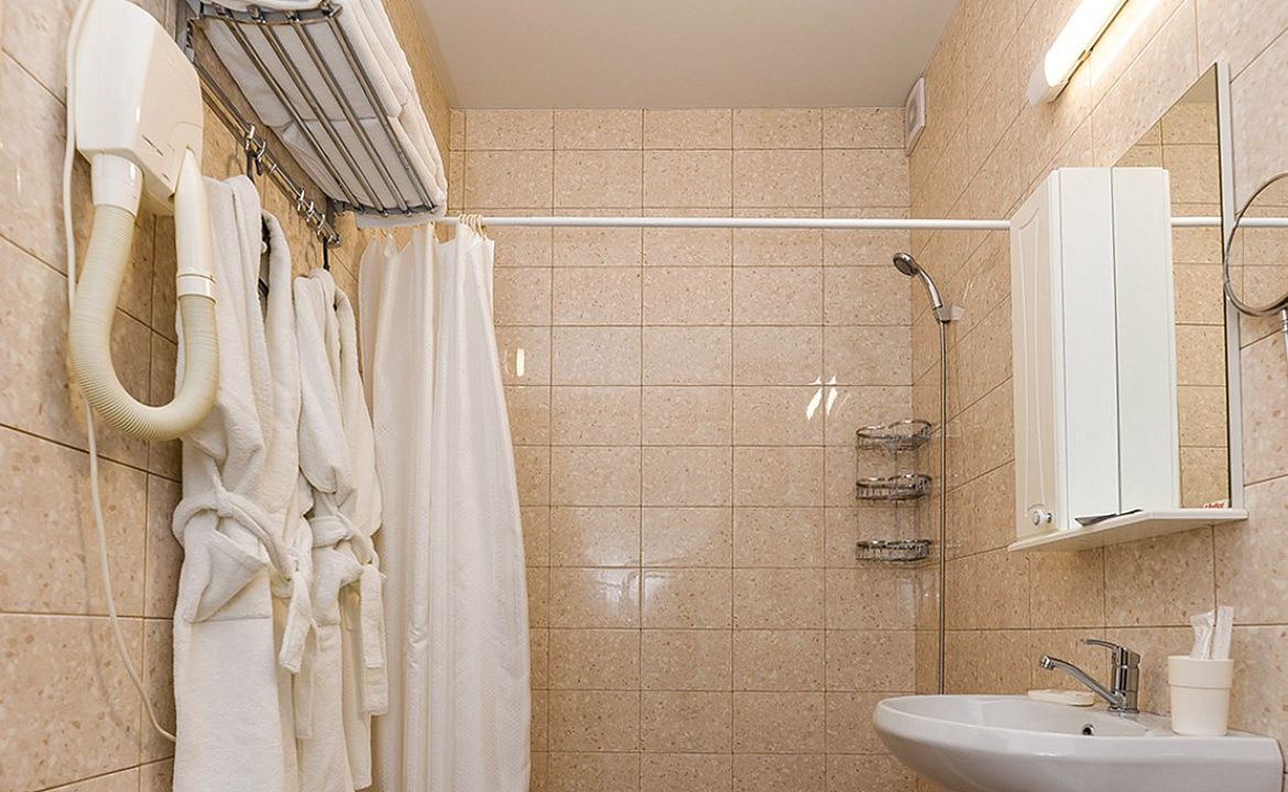 Стандарт двухкомнатный. Пансионат «Кавказ»★★★. Геленджик