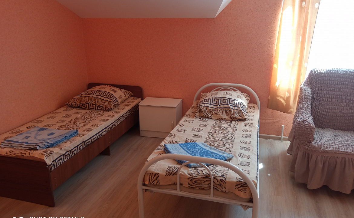 Комната на троих эконом. Гостевой дом Семейный пансион. Геленджик