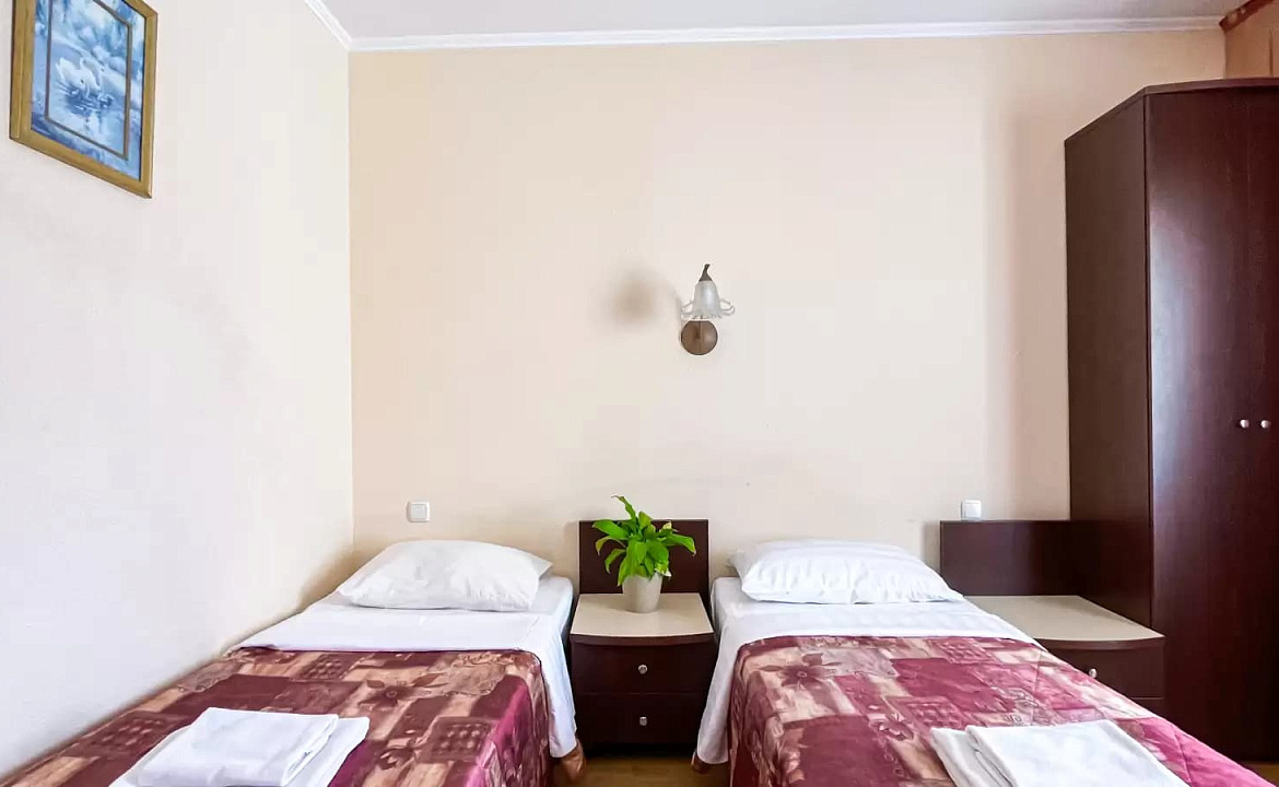 2-х местный полулюкс с односпальными кроватями. Мини-отель "Ардо". Анапа