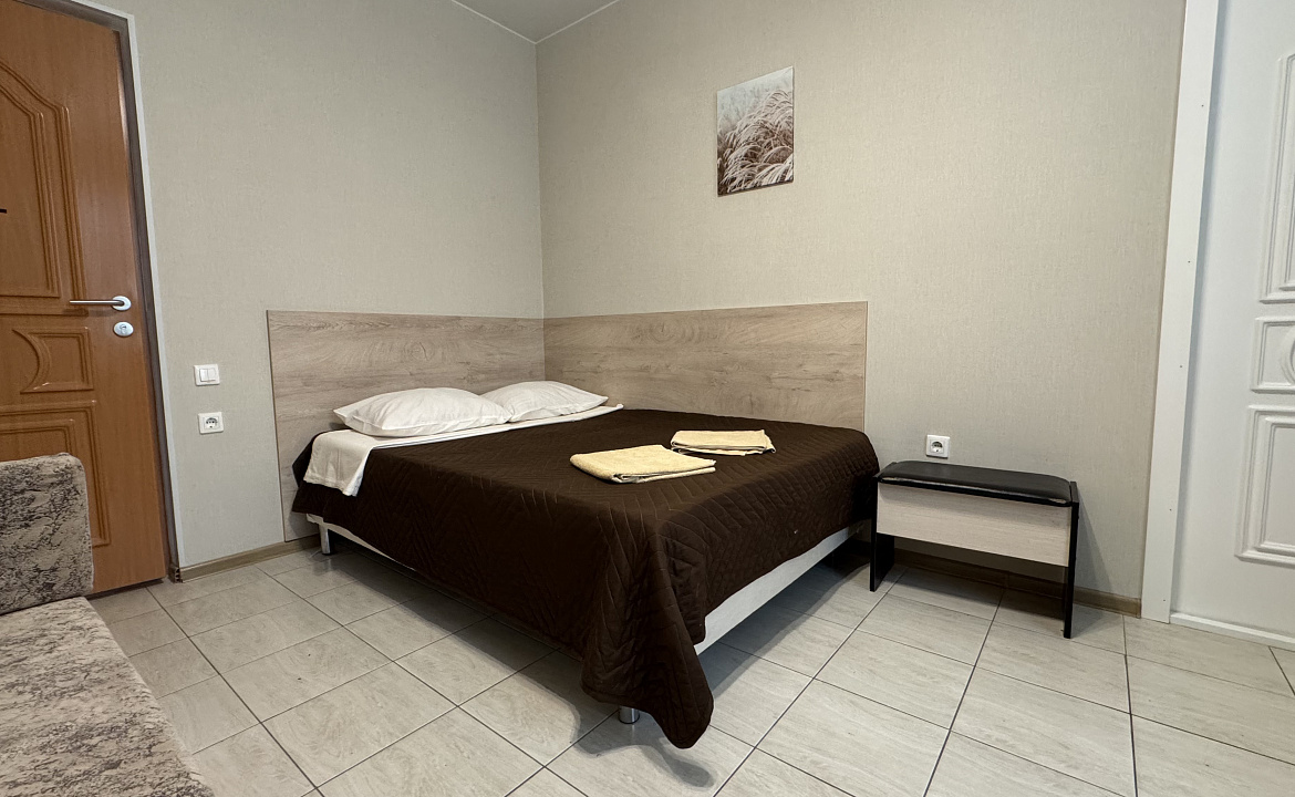 2-х местный номер (без балкона). Гостевой дом «Акварель». Ольгинка