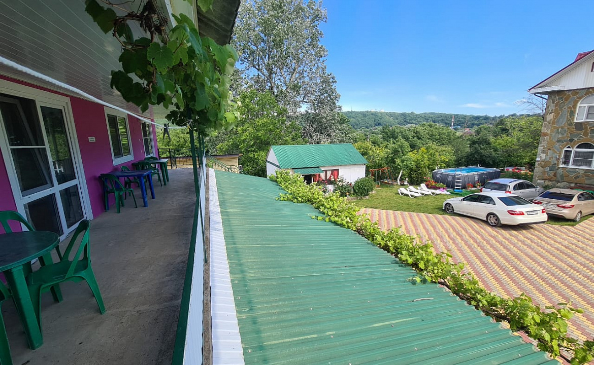 Номер с террасой . Гостевой дом У Наталии . Джубга