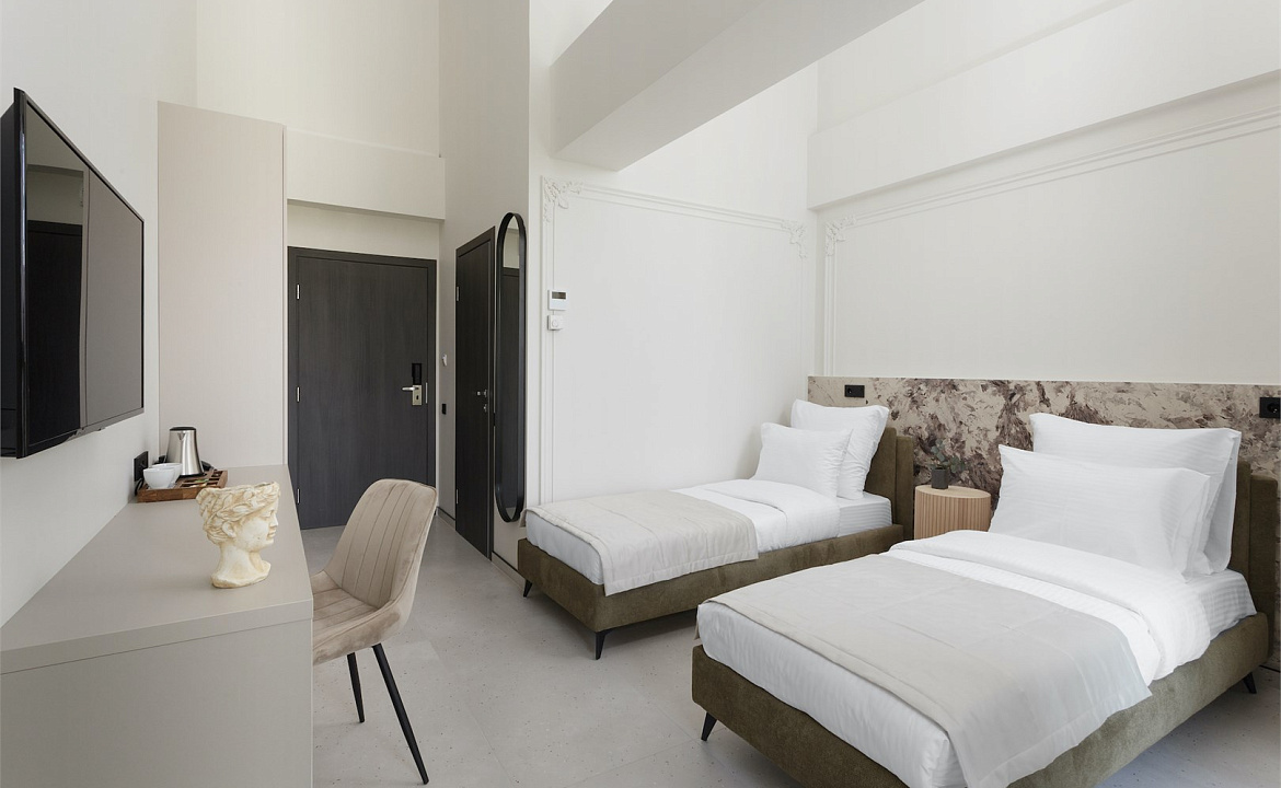 Делюкс c двумя односпальными кроватями. Отель "Delos Hotel". Адлер