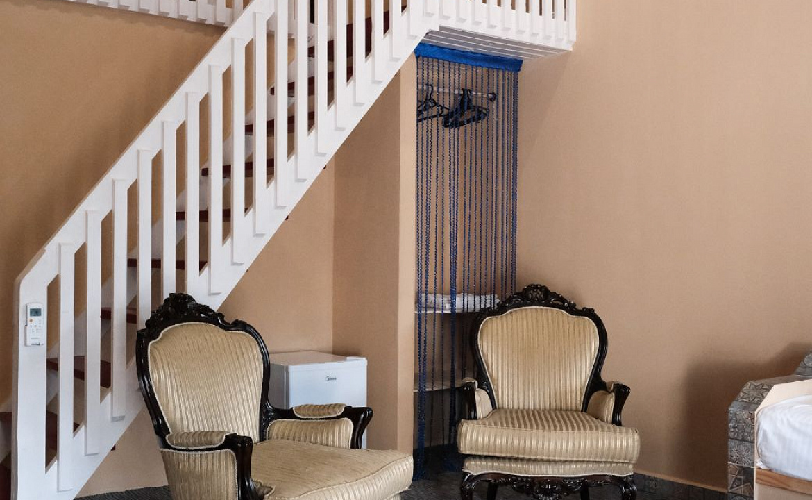 Дуплекс . "Бунгало". Пицунда