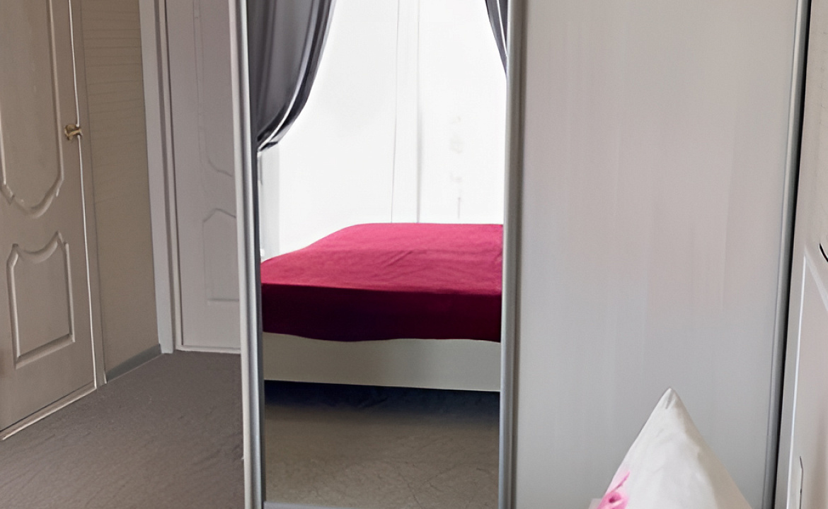 Апартаменты студия на 3-х человек с французским балконом. Гостевой дом "МЕЛИС". Дивноморское