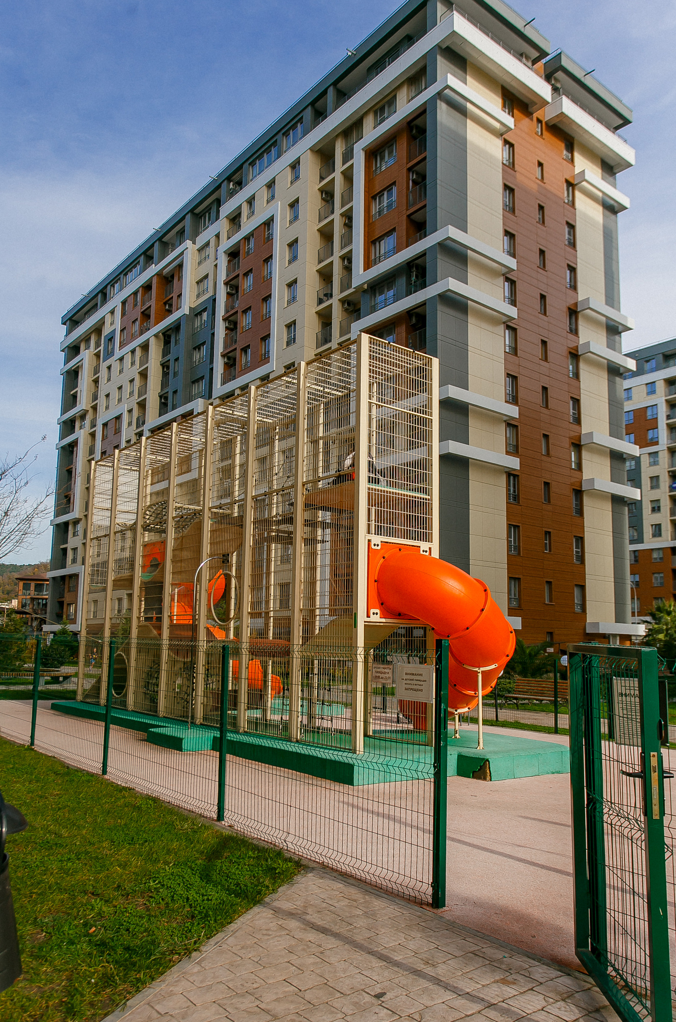 . Квартира в многоквартирном доме Современная квартира у моря с отдельной спальней. Дагомыс