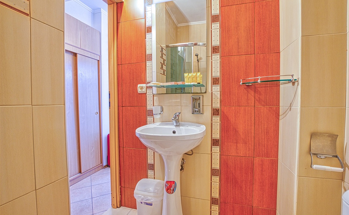 Стандарт (вид на горы). Отель «Интер». Утёс Стандарт (вид на горы). Отель «Интер». Утёс