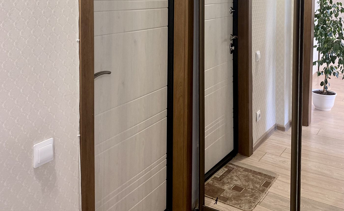 Квартира с великолепным видом на Горы и Море. Квартира в многоквартирном доме C видом на Горы и Море на Дмитриевой 56. Сочи