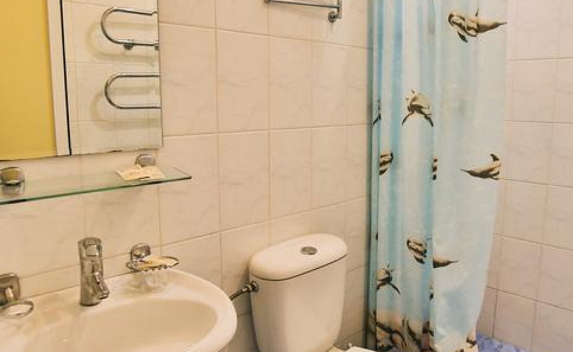 4 местный эканом . Гостиница Hotel RUS. Адлер