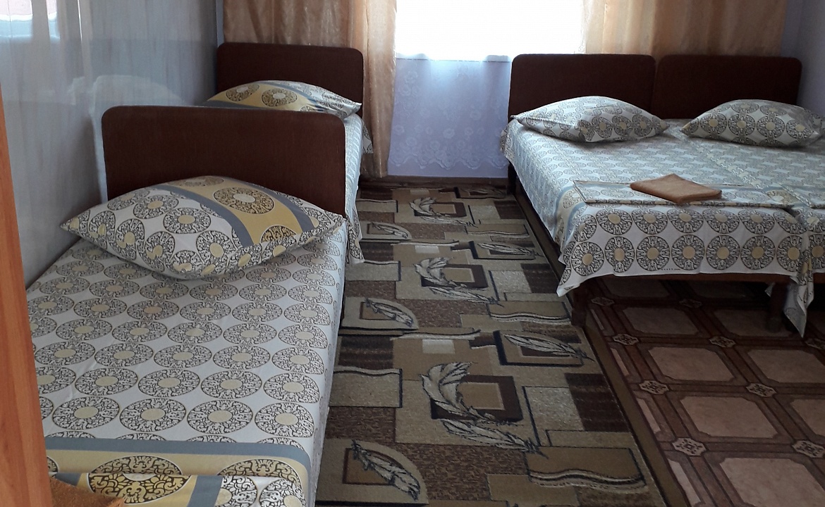 4х местный бюджетный, до 5ти лет ребенок бесплатно. Гостевой дом МОРЕ с бассейном и баней. Джубга