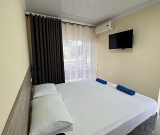 Двухместный люкс. Частный сектор Ул калараш 77. 